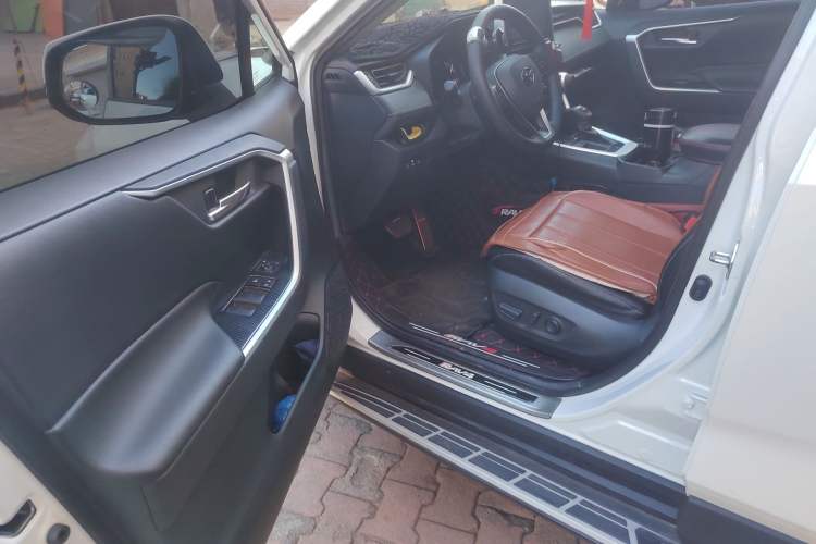 Used Toyota RAV4 2020 2.0L CVT Two-Wheel Drive Fashion Edition
