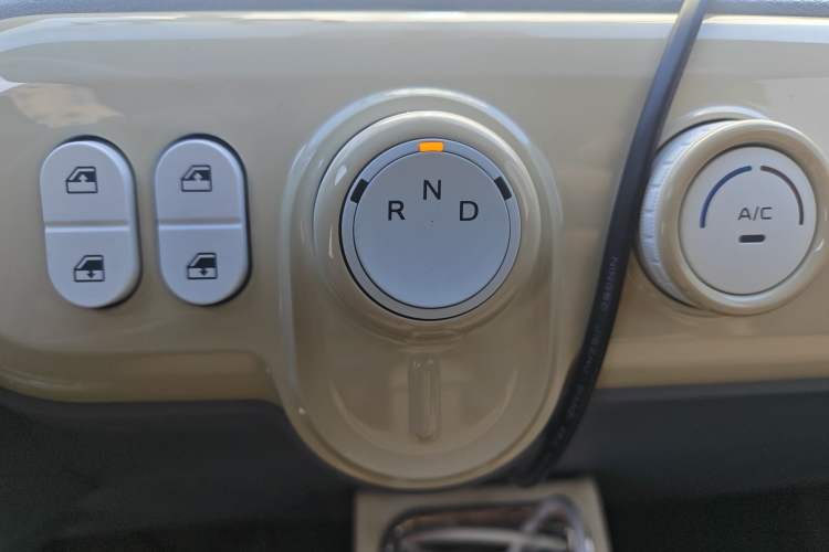 Used Bestune Pony 2025 222km Range Agile Horse Gear Lever