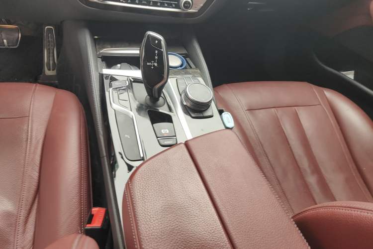 Used BMW 5 Series 2018 Facelifted 530Li xDrive M Sport Package Gear Lever