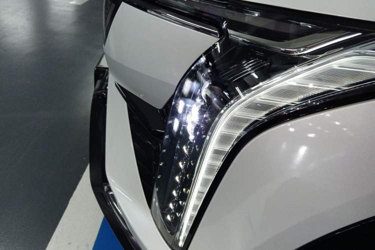 Used Cadillac OPTIQ 2024 Four-Wheel Drive Long-Range Version
