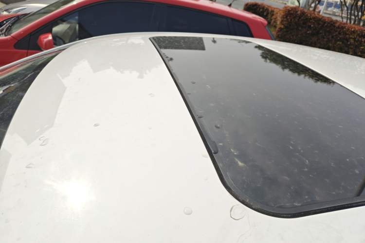 Used Volkswagen Polo 2016 1.6L Automatic Luxury Model Roof