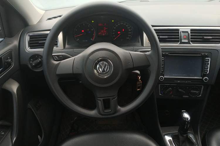 Used Volkswagen Santana 2013 1.6L Automatic Comfort Edition

