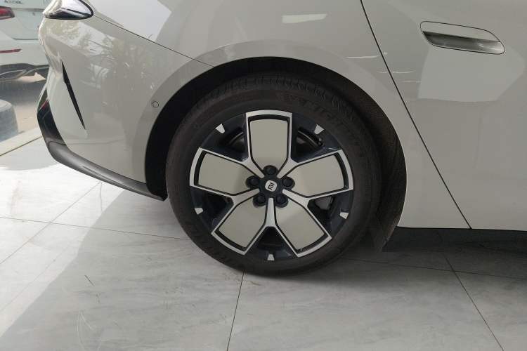 Used Xiaomi Auto SU7 2024 Rear-Drive Long-Range Intelligent Driving Version