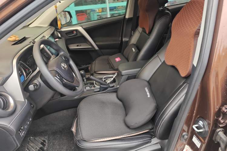 Used Toyota RAV4 2016 2.0L CVT Two-Wheel Drive Fashion Edition China V Standard