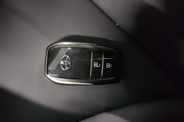 Used Toyota Crown Kluger 2024 2.5L HEV Four-Wheel Drive Luxury Edition Vehicle Key