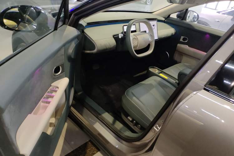 Used firefly 2025 Illuminated Edition
