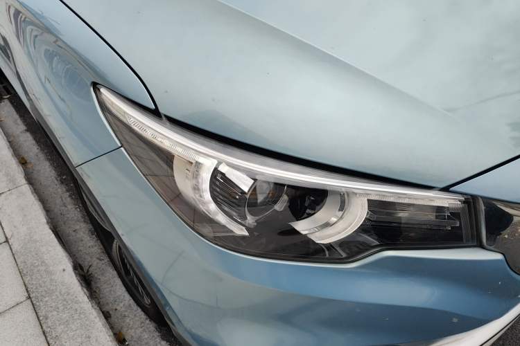 Used MG EZS Electric 2019 E-Pro Edition Right Front Headlight