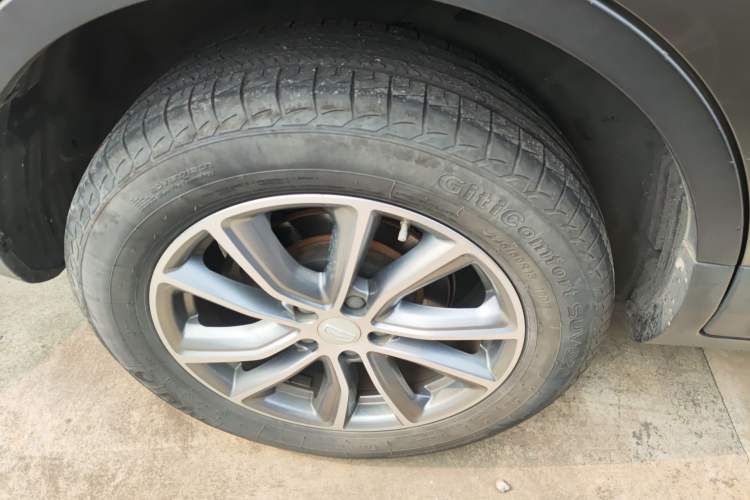 Used Geely Auto Emgrand X7 Sport 2018 1.8TD Automatic Two-Wheel Drive Smart Connect 4G Internet Edition
