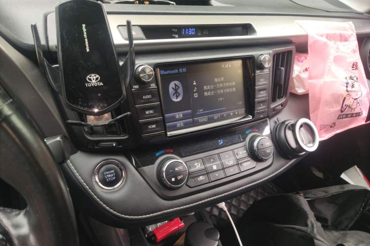 Used Toyota RAV4 2016 2.0L CVT Two-Wheel Drive Fashion Edition China V Standard