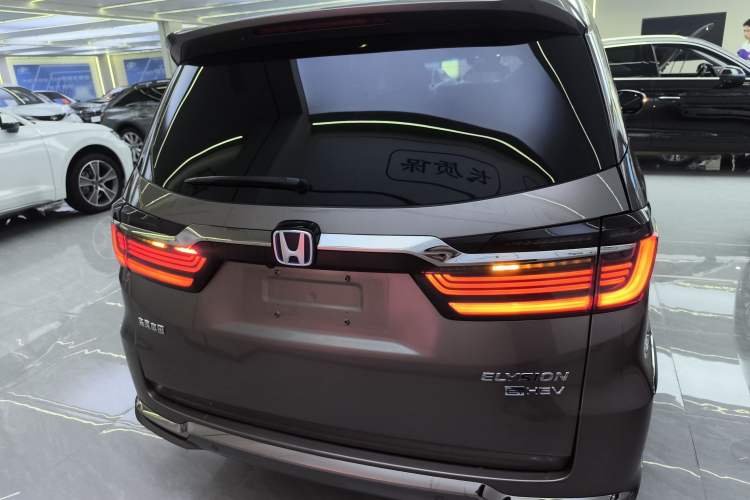 Used Honda Elysion 2022 2.0L eHEV Luxury Edition

