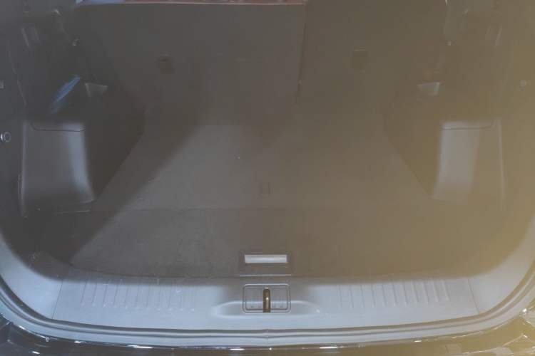 Used JETOUR X70 PLUS 2023 1.5T DCT Brave PLUS 5-Seater
