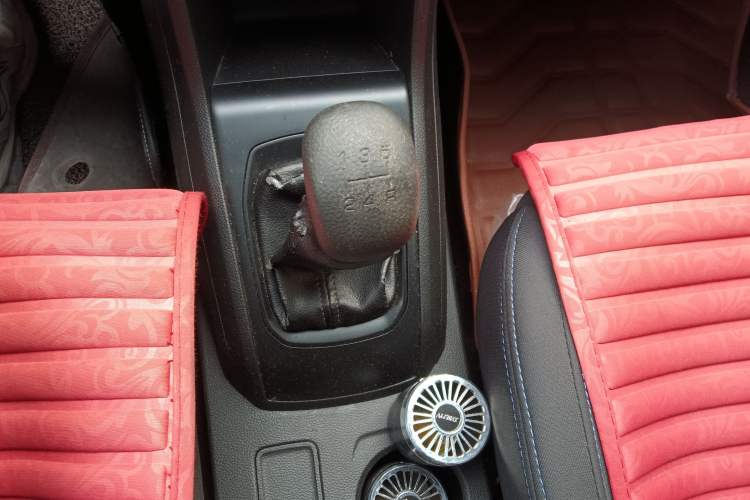 Used Baojun 310 2016 1.2L manual Comfort trim level