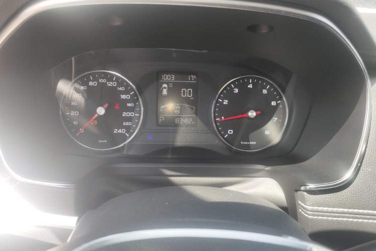 Used Roewe RX5 2016 20T Two-Wheel Drive Automatic Internet Smart Edition Instrument Cluster