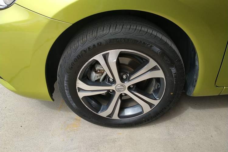 Used Nissan Tiida 2016 1.6L CVT Smart Drive Edition Left Front Wheel Hub