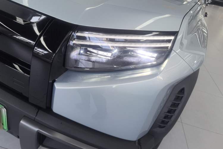 Used Formula Leopard Titanium 3 2025 501KM All-Wheel Drive Intelligent Driving Ultra Version Left Front Headlight