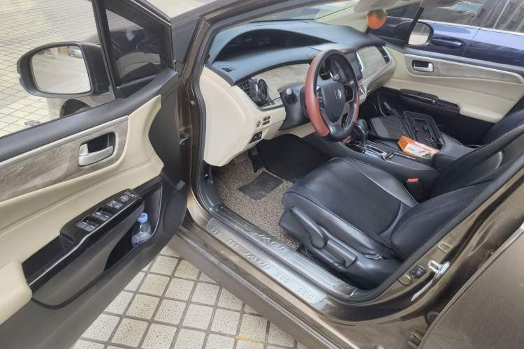 Used Honda Jade 2017 1.8L automatic Comfort version 5 seats