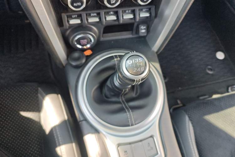 Used Toyota 86 2017 2.0L Manual Luxury Version