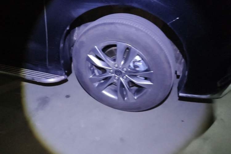 Used Toyota SIENNA 2026 Model 2.5L Dual-Engine Two-Wheel-Drive Comfort Edition Right Front Wheel Hub