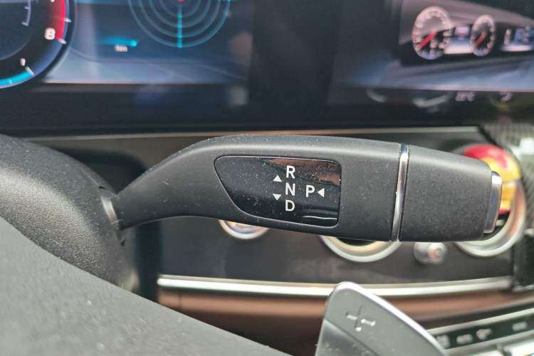 Used Mercedes-Benz E-Class 2020 E 300 L Sport Luxury Edition Gear Lever