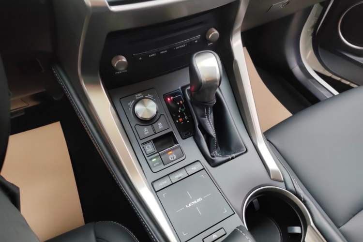 Used Lexus NX 2017 300 Front-Wheel-Drive Limited Edition Gear Lever