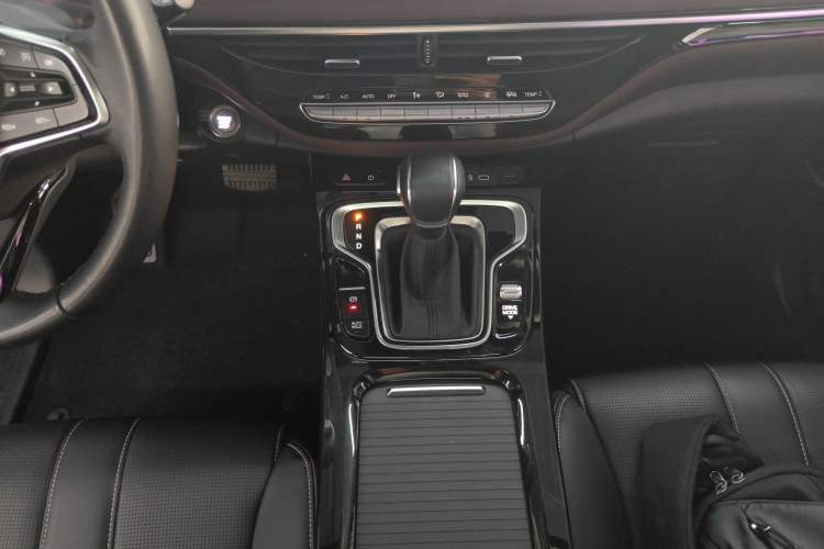 Used GAC Trumpchi M6 2023 PRO 270T DCT Luxury Edition Gear Lever