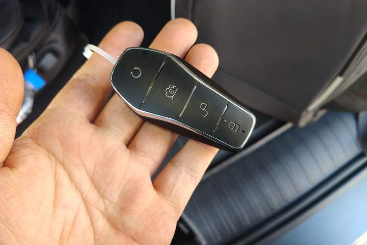 Used BYD Frigate 07 2024 HONOR Edition DM-i 100KM Luxury Model Vehicle Key