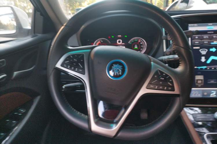 Used BYD Qin New Energy 2018 Qin EV450 Smart Connect Prestige Model
