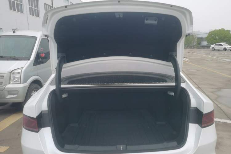 Used BYD Qin PLUS 2024 Honor Edition EV 420KM Beyond Model Trunk