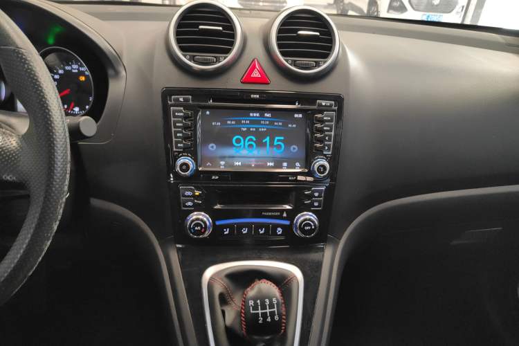 Used Haval H6 2016 Upgraded Model 1.5T Manual Two-Wheel Drive Urban Version