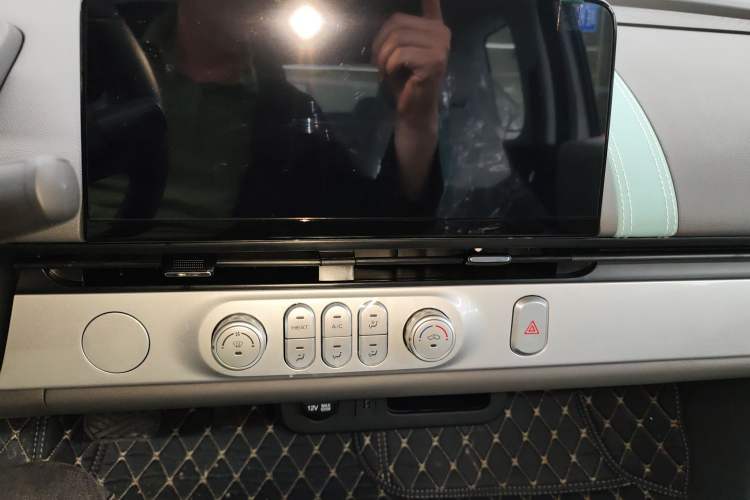 Used CHANGAN NEVO Lumin 2025 205 km Xiangqin Version
