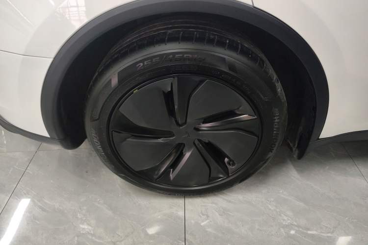 Used Tesla Model Y 2025 Long-Range All-Wheel Drive First Edition