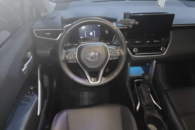 Used Toyota FRONTLANDER 2023 2.0L Smart Electric Hybrid Dual-Engine Luxury Edition
