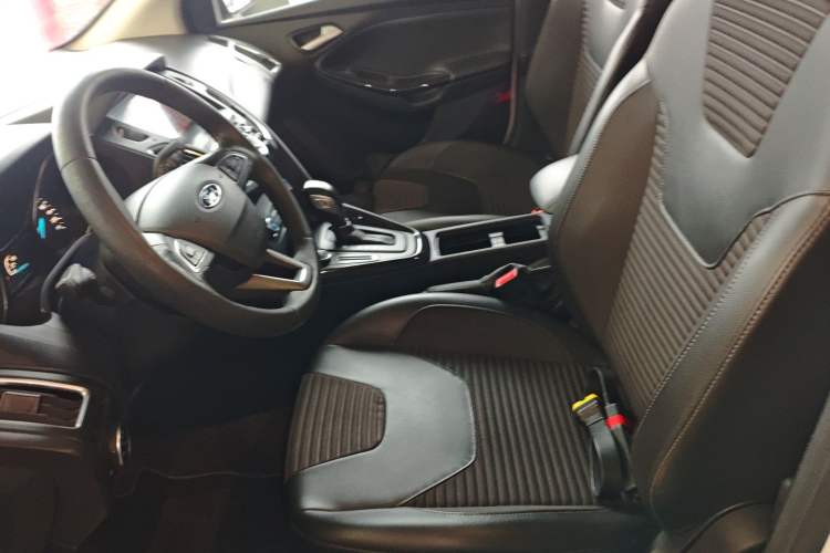 Used Ford Focus 2018 Hatchback Classic 1.6L Automatic Trendy SmartDrive Edition