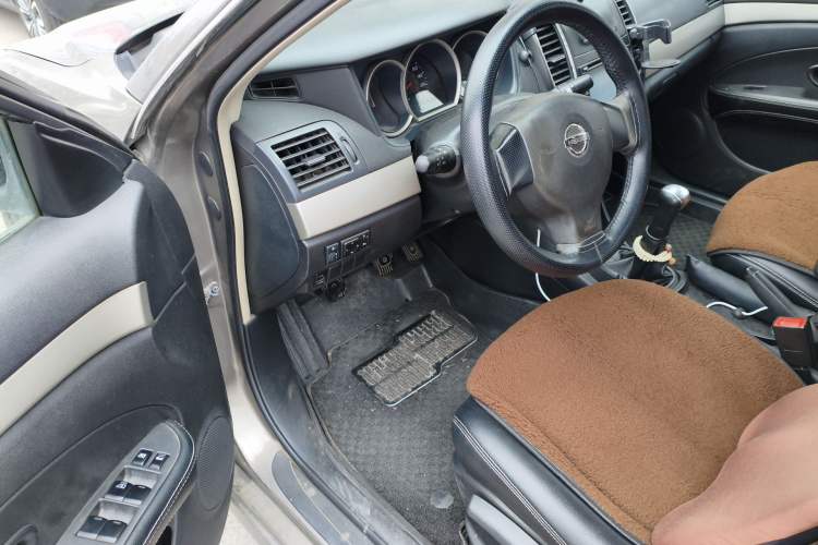 Used Nissan Sylphy 2012 Classic 1.6XE Manual Comfort Edition Driver Seat