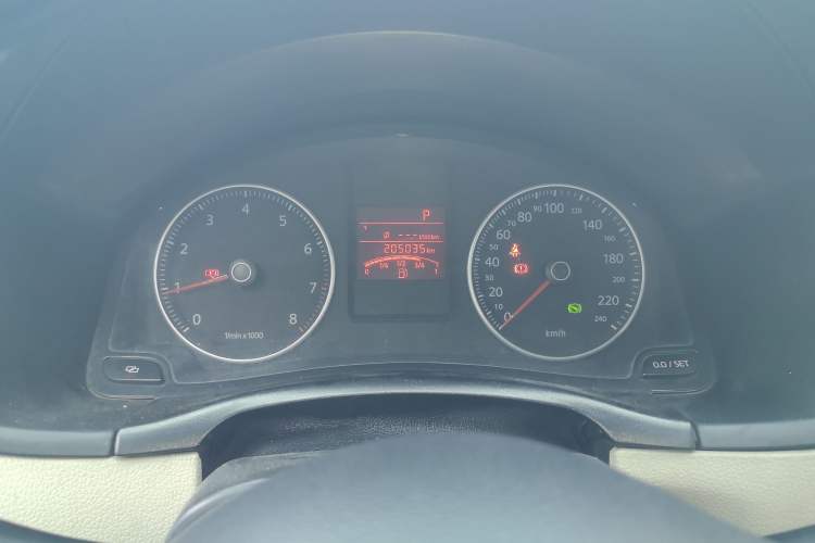 Used Volkswagen Bora 2012 1.6L Automatic Comfort Edition Instrument Cluster