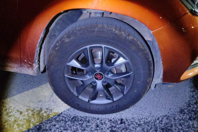 Used BYD Song 2019 1.5TI Automatic Smart Connect Dynamic Model Right Front Wheel Hub