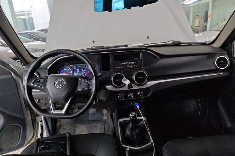 Used Dongfeng Ruichi 2021 2.4T Diesel Two-Wheel Drive Business Edition Long Cargo Bed YCY24165-61
