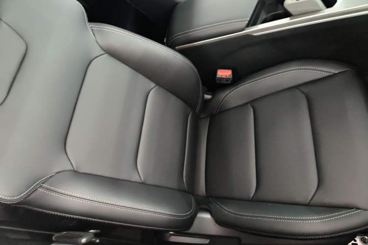 Used Geely Auto Emgrand 2025 4th Generation 1.5L CVT Luxury Version
