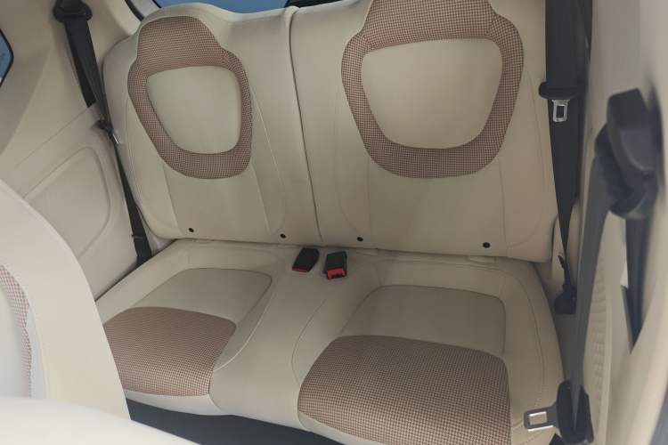 Used Wuling Hongguang MINIEV 2024 3rd Generation 215km Youth Edition Left Rear Seat
