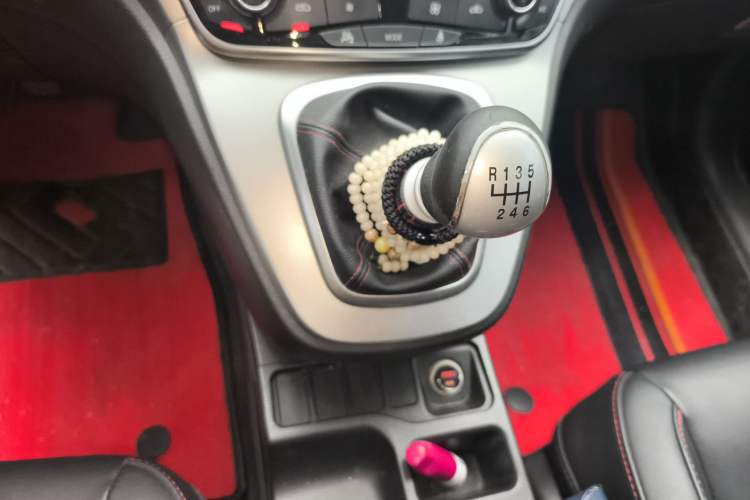 Used Haval M6 2017 1.5T Manual Two-Wheel Drive Elite Model Gear Lever