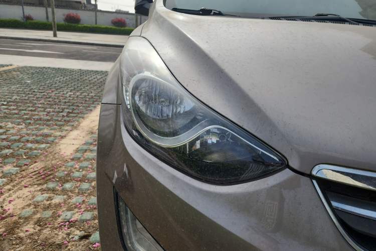Used Hyundai Elantra (5th Generation / Langdong) 2015 1.6L Automatic Leading Model Right Front Headlight