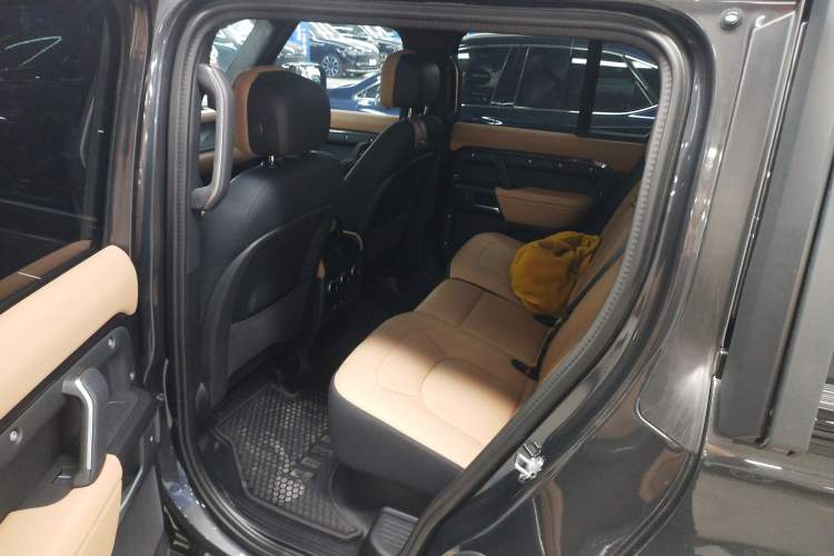 Used Land Rover Defender 2025 110 3.0T P400 Dark Edition Left Rear Seat
