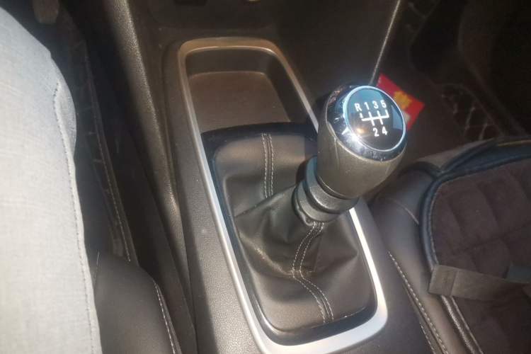 Used Chevrolet Cavalier 2018 320 Manual Xinyue Edition Gear Lever