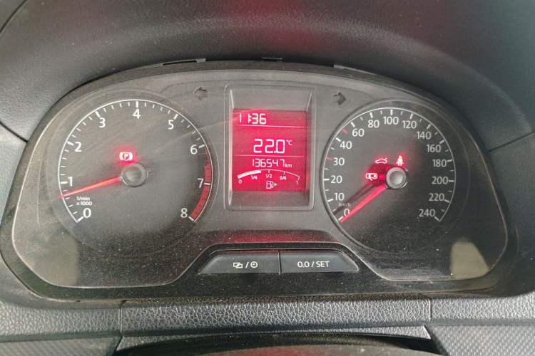 Used Volkswagen Jetta 2015 Zhuihui Edition 1.4L Manual Fashion Model
