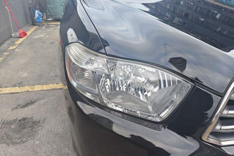 Used Toyota Highlander 2009 2.7L Two-Wheel Drive 7-Seater Luxury Edition
