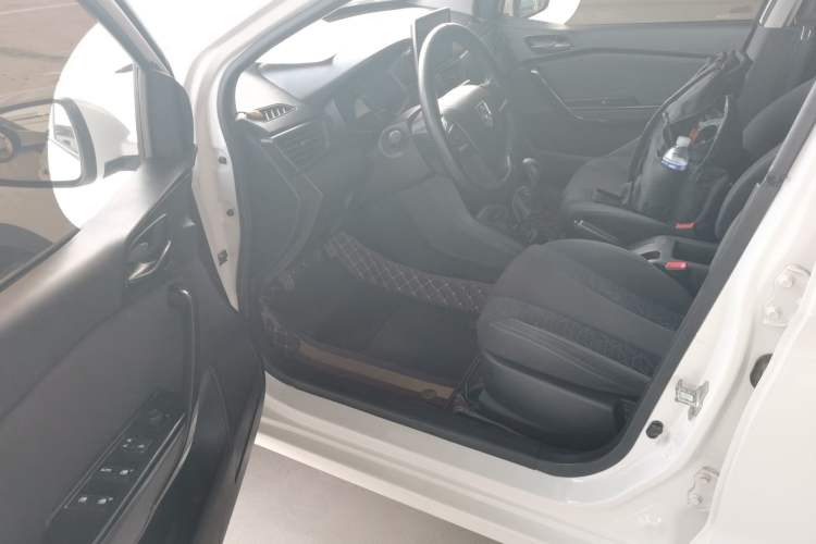 Used Baojun 310 2016 1.2L manual Comfort trim level
