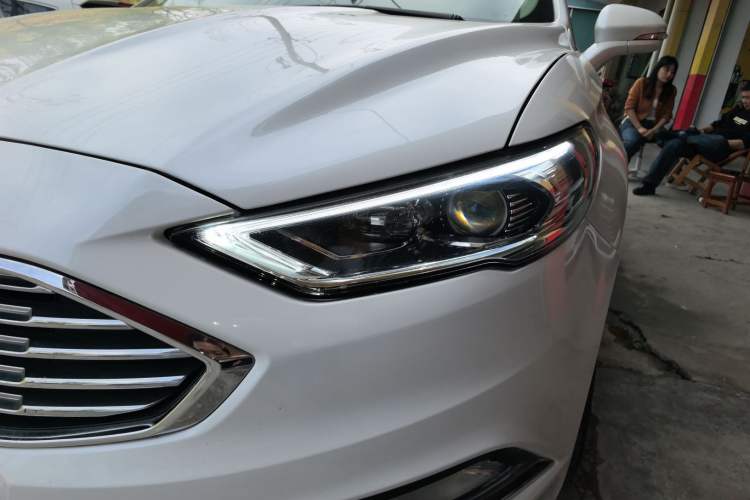 Used Ford Mondeo 2017 EcoBoost 180 Stylish Model Left Front Headlight