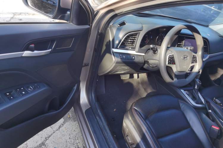 Used Hyundai Elantra (6th Generation / Lingdong) 2016 1.6L Automatic ZhiXuan – Elite Version Driver Seat