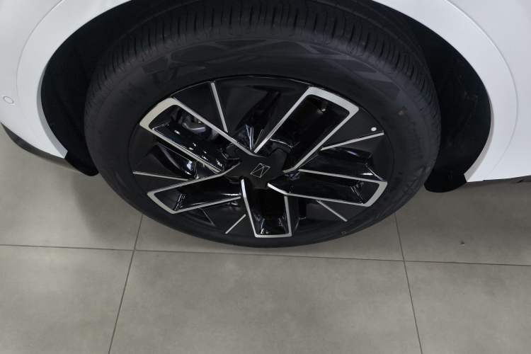 Used Avatr 11 2025 Year Updated Max Extended-Range Version