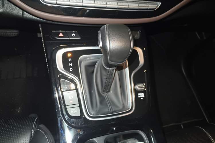 Used GAC Trumpchi M6 2023 PRO 270T DCT Luxury Edition Gear Lever